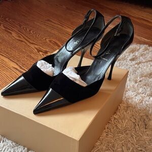 PRADA circa 90’s Black Pointed Toe leather stiletto with black velvet detail.